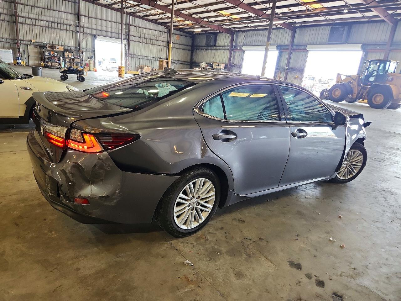2016 LEXUS ES 350 — снимка 3