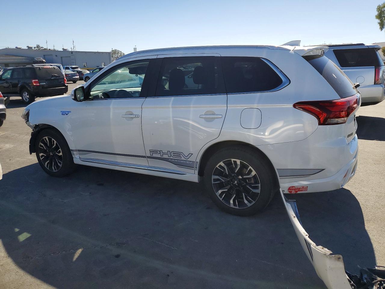 2018 MITSUBISHI OUTLANDER SE — снимка 2