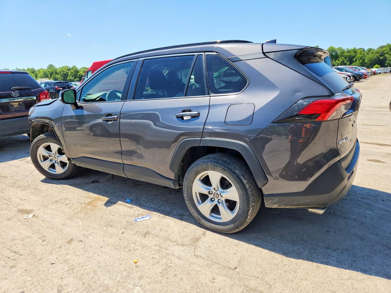 2021 TOYOTA RAV4 XLE — снимка 2