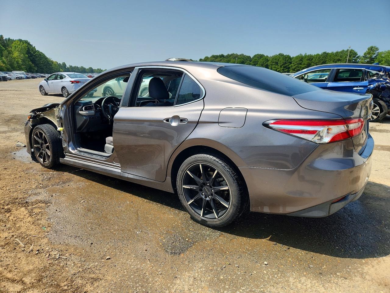 2018 TOYOTA CAMRY L — снимка 2