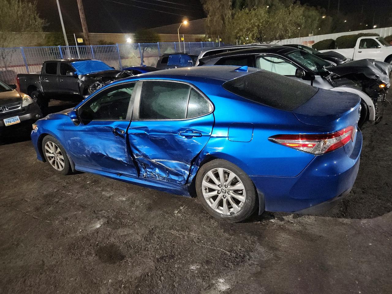 2020 TOYOTA CAMRY LE — снимка 2