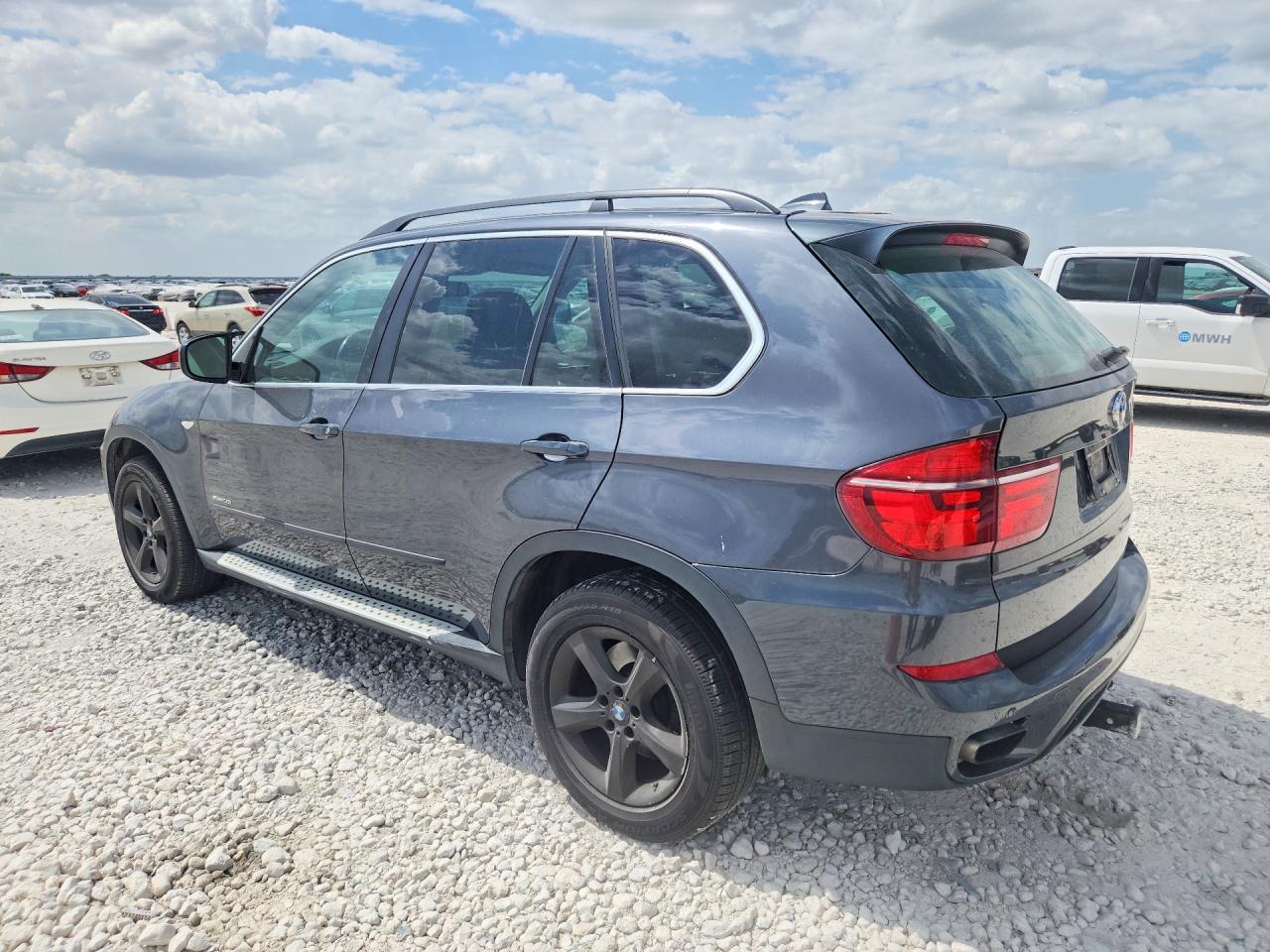 2013 BMW X5 XDRIVE50I — снимка 2