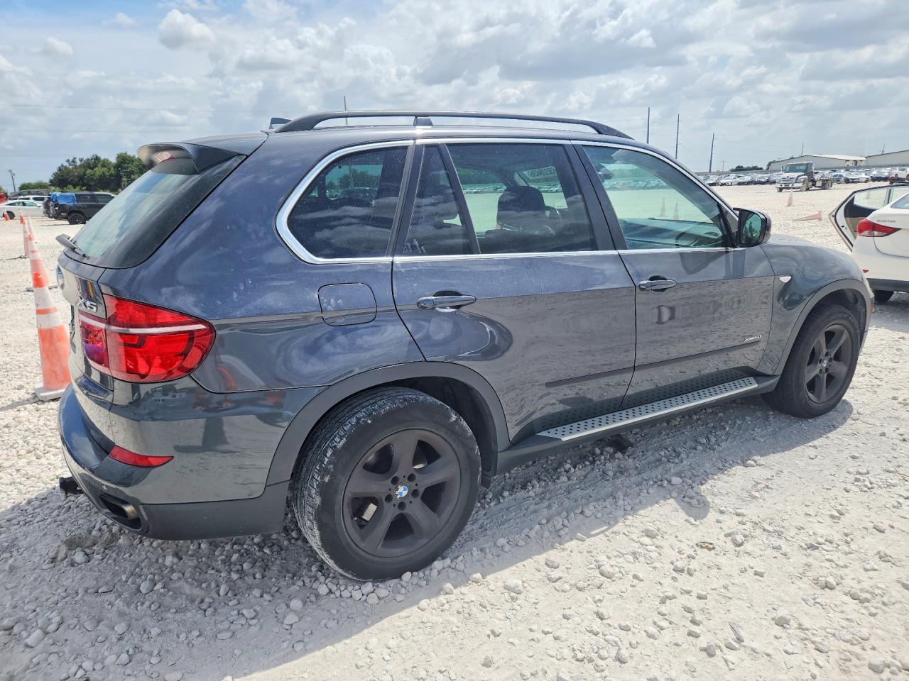 2013 BMW X5 XDRIVE50I — снимка 3
