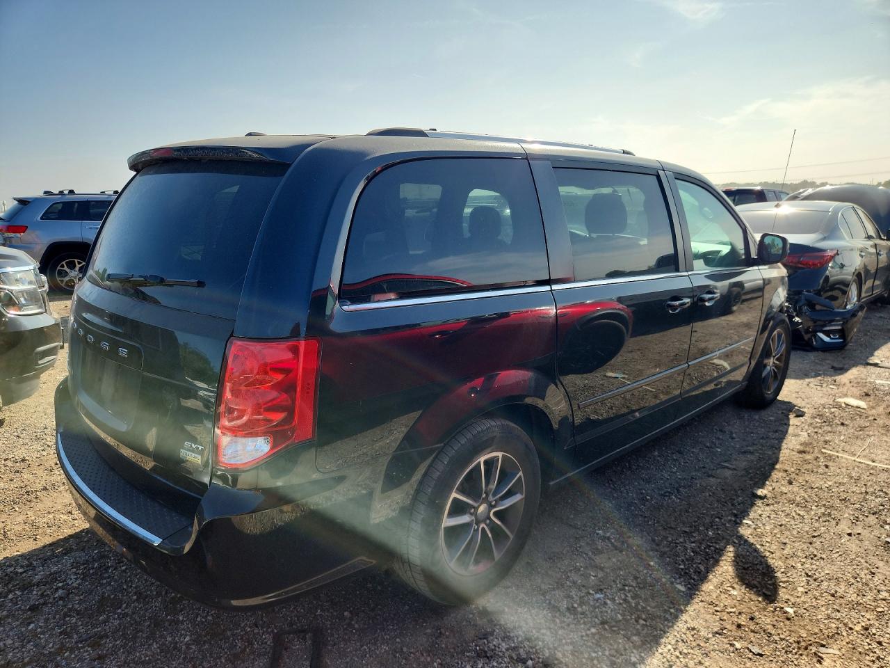 2017 DODGE GRAND CARAVAN SXT — снимка 3