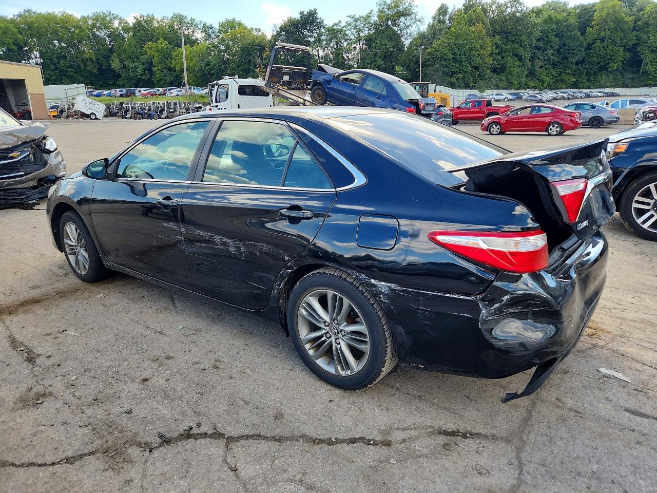 2017 TOYOTA CAMRY SE — снимка 2