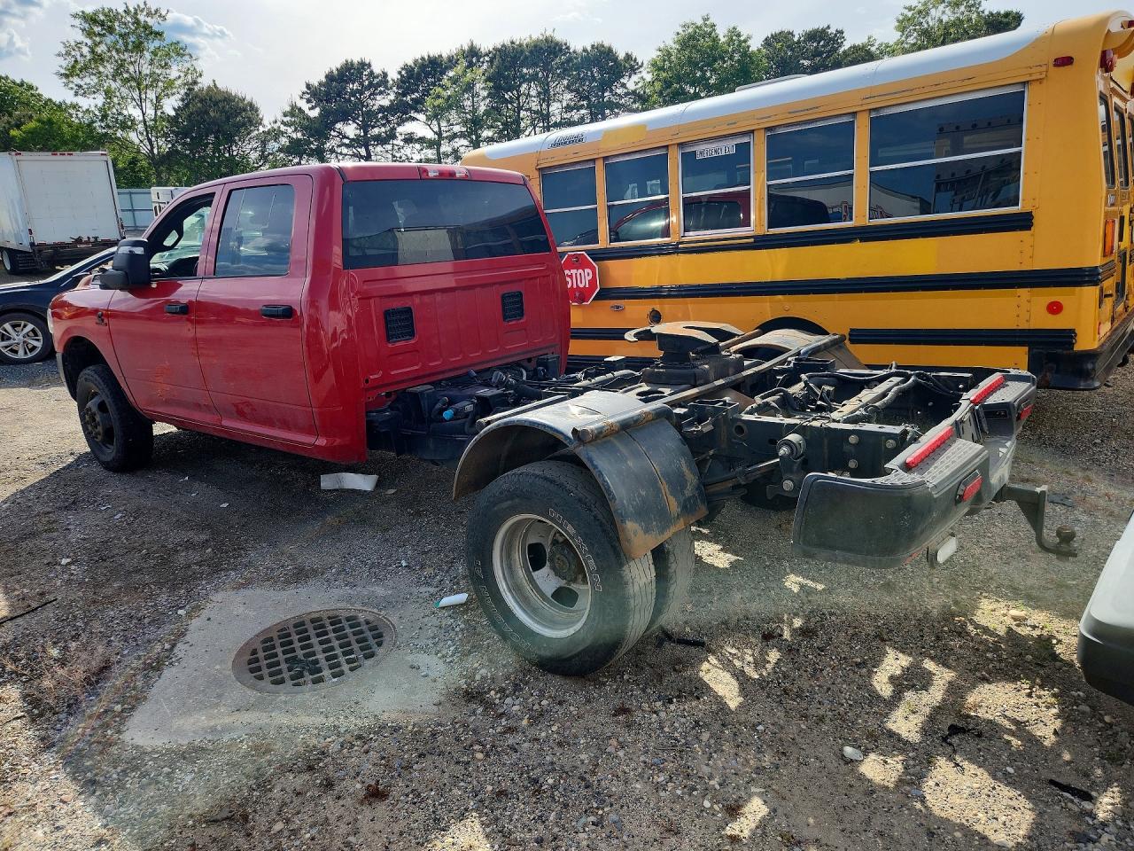 2023 RAM 3500 TRADESMAN — снимка 2