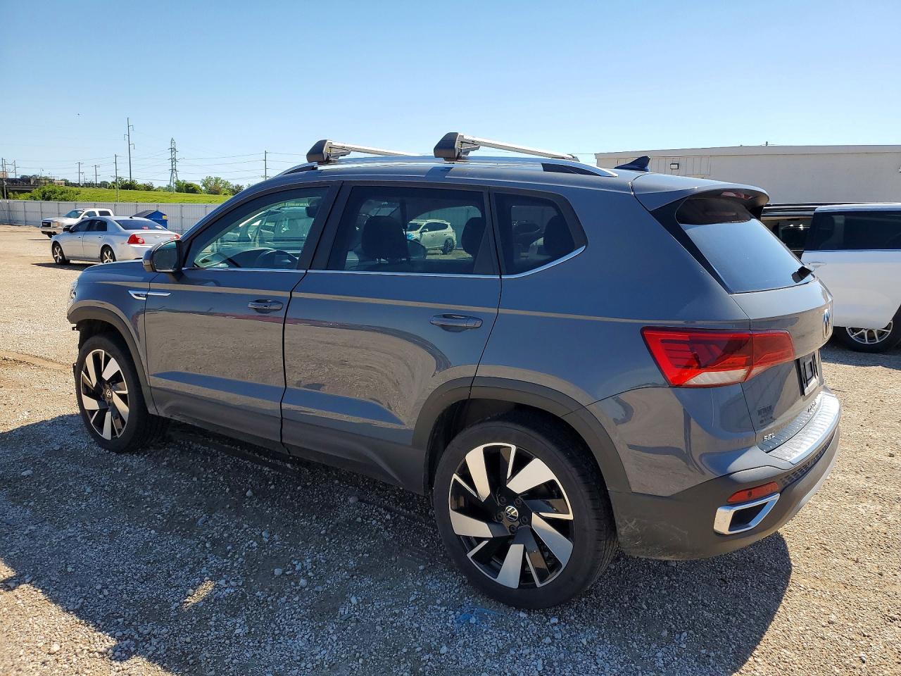 2024 VOLKSWAGEN TAOS SEL — снимка 2