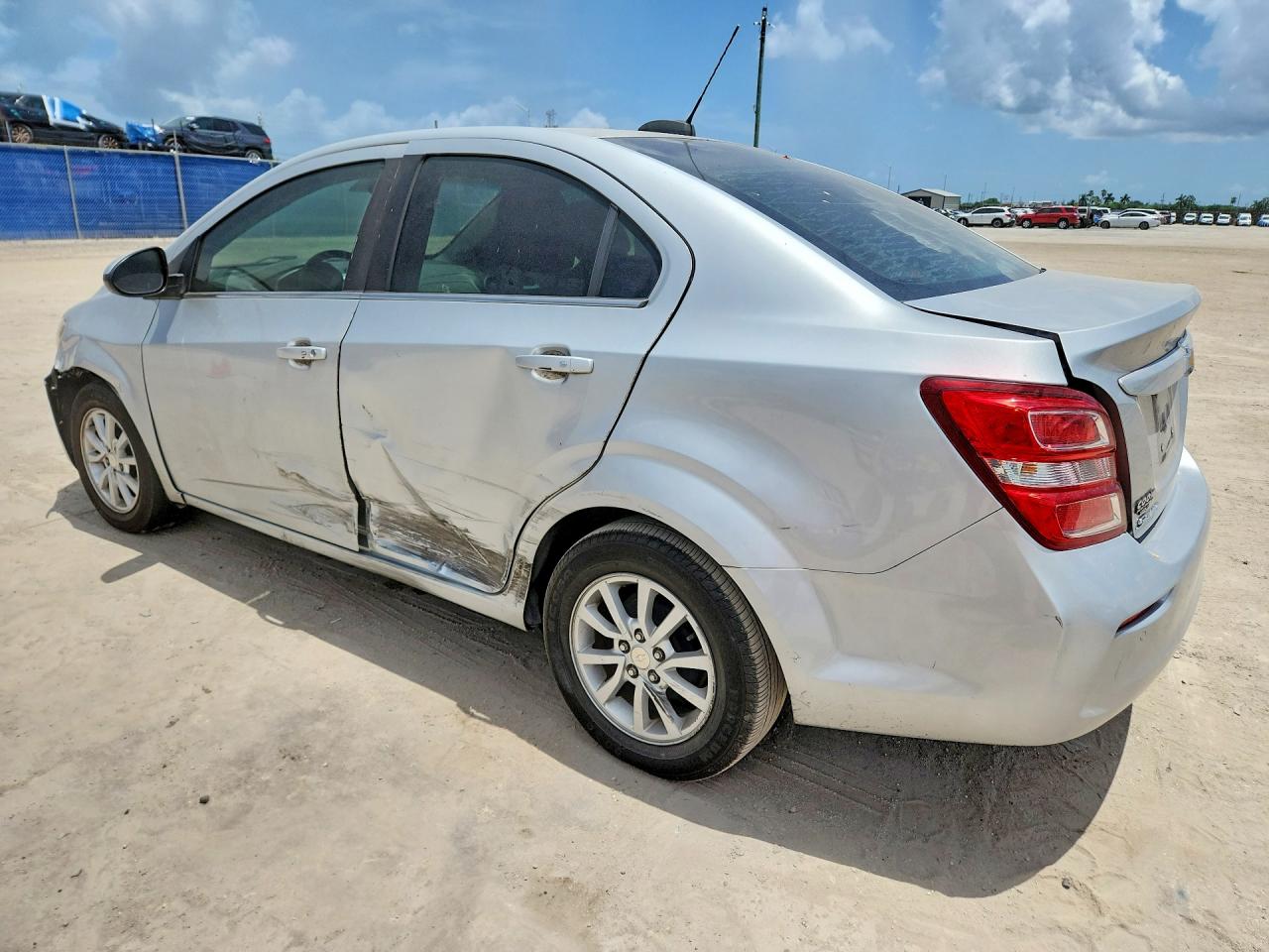 2017 CHEVROLET SONIC LT — снимка 2