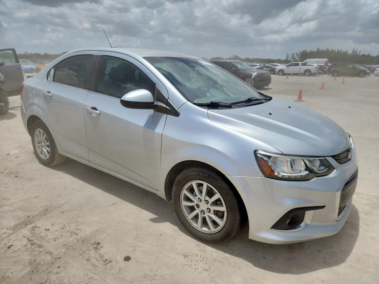2017 CHEVROLET SONIC LT — снимка 4