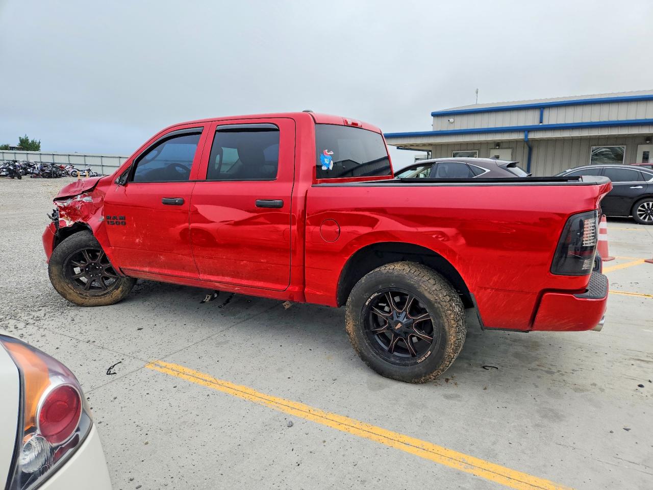2015 RAM 1500 ST — снимка 2