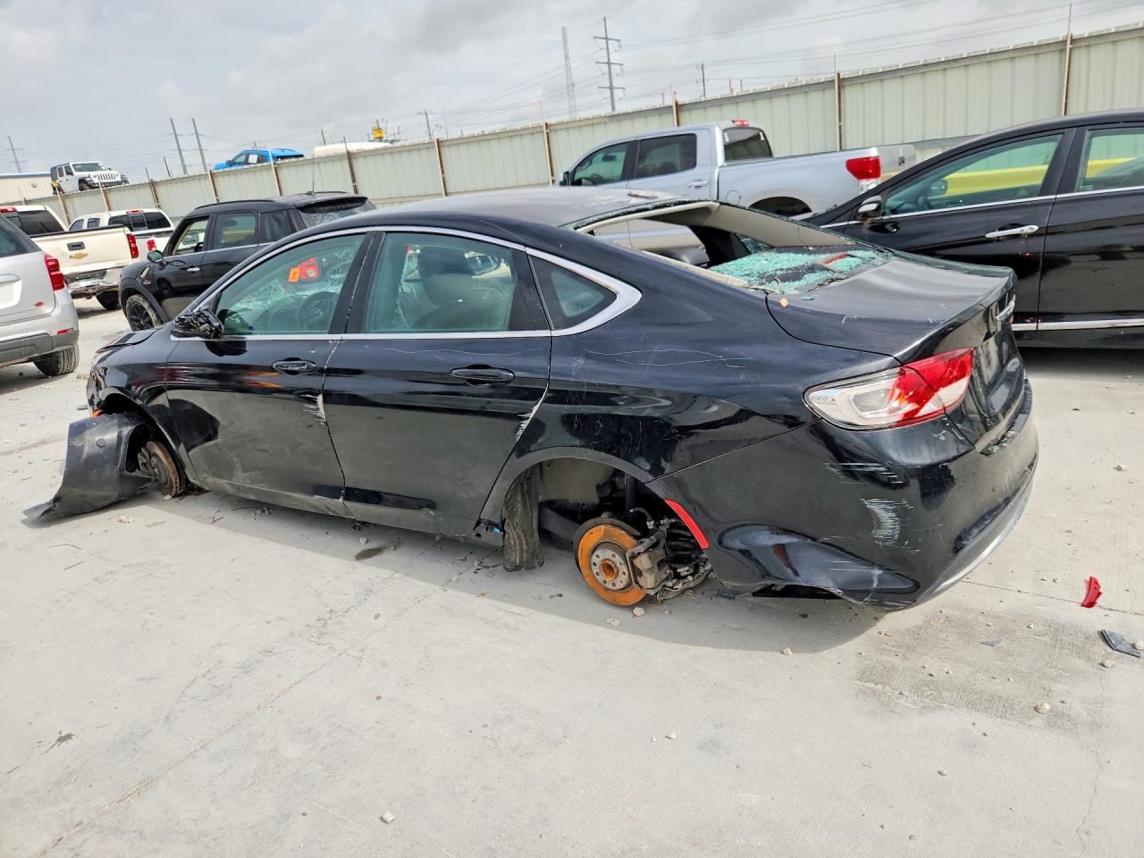 2016 CHRYSLER 200 LIMITED — снимка 2
