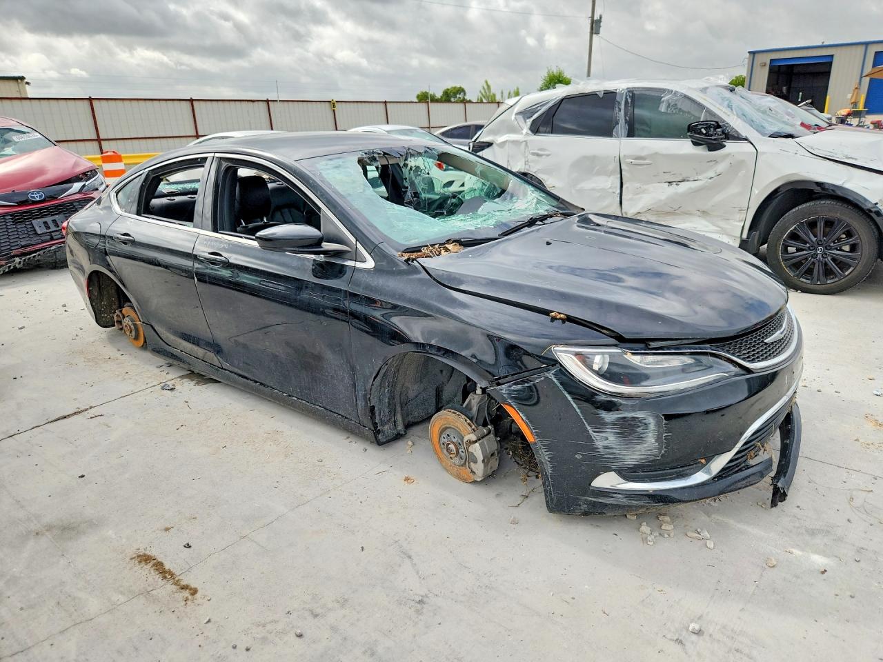 2016 CHRYSLER 200 LIMITED — снимка 4