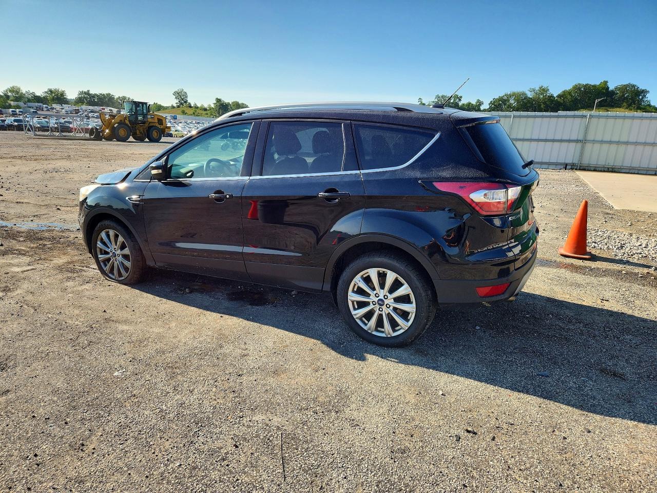 2017 FORD ESCAPE TITANIUM — снимка 2