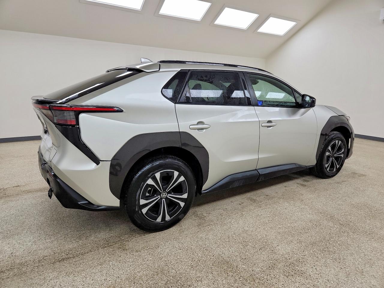 2023 TOYOTA BZ4X XLE — снимка 3