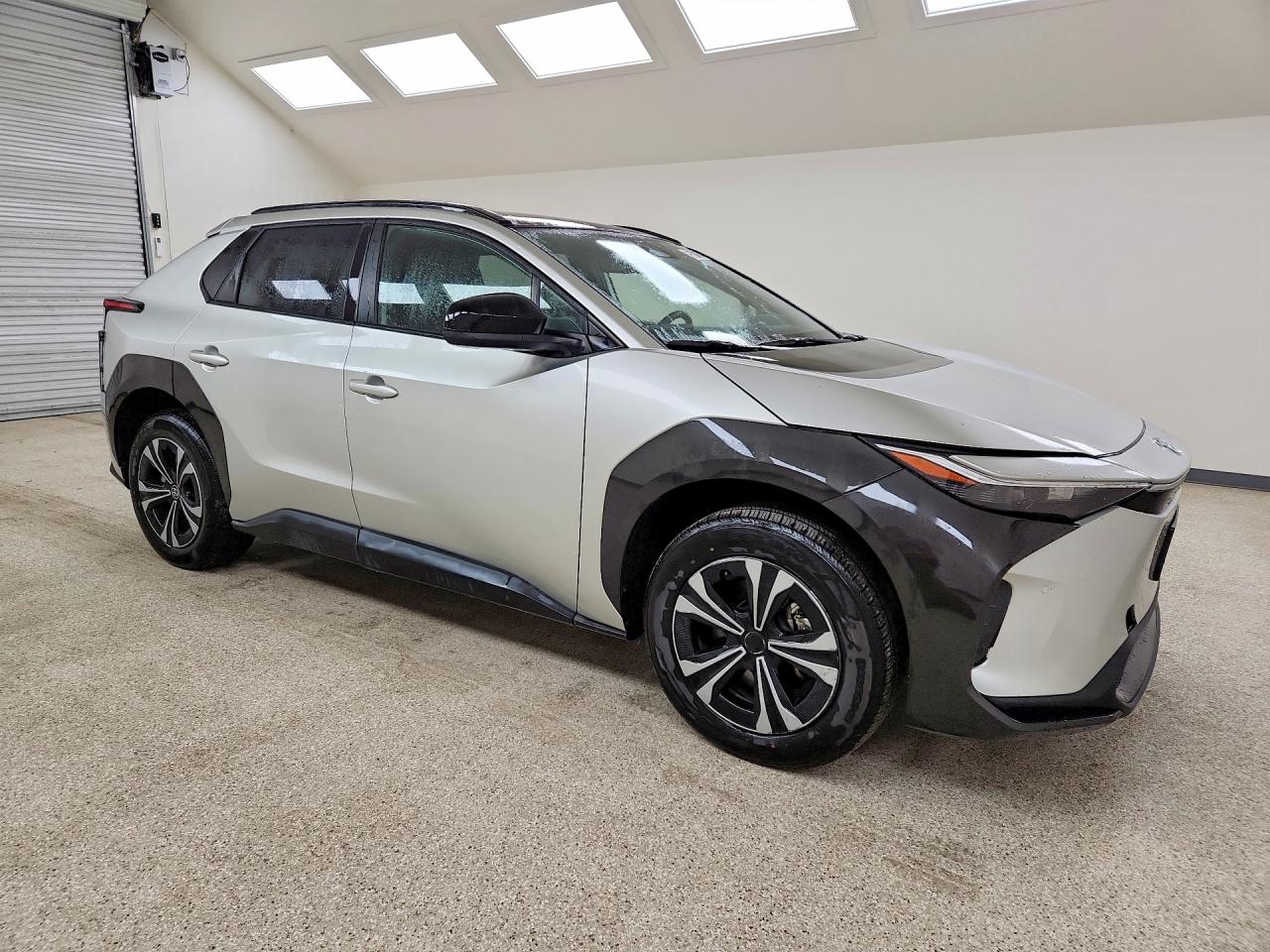 2023 TOYOTA BZ4X XLE — снимка 4