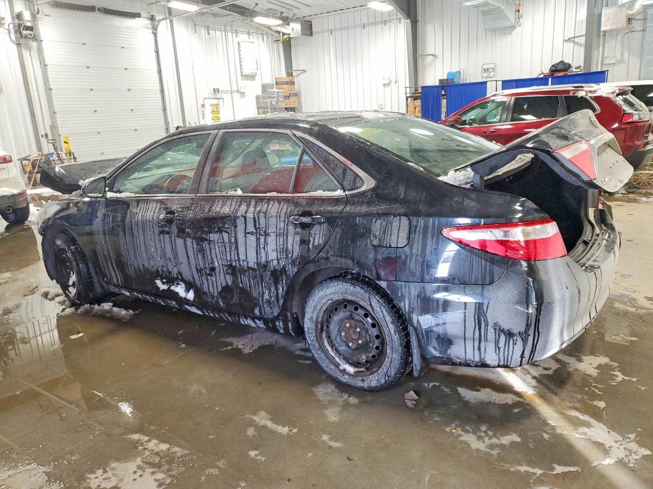 2015 TOYOTA CAMRY LE — снимка 2