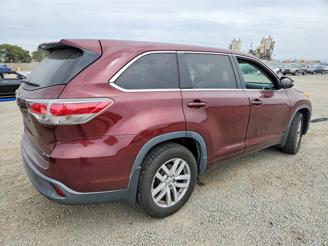 2015 TOYOTA HIGHLANDER LE — снимка 3