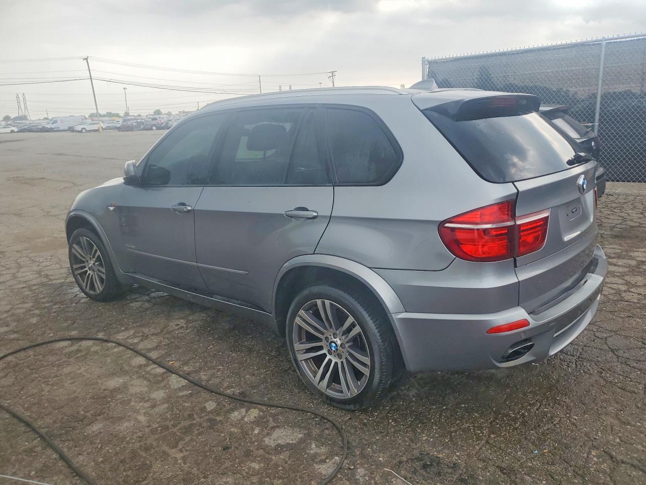 2013 BMW X5 XDRIVE50I — снимка 2