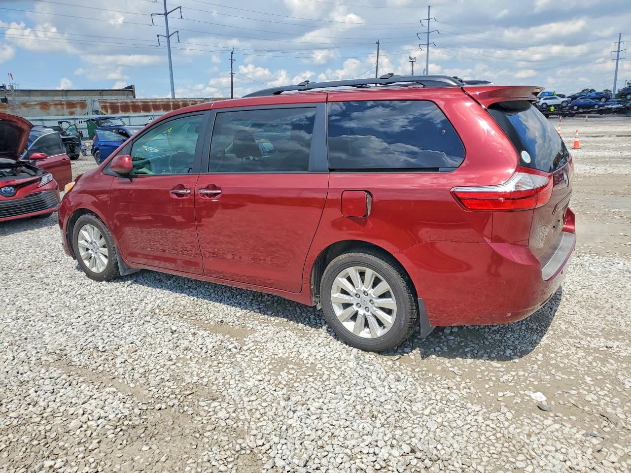 2015 TOYOTA SIENNA XLE 7-PASSENGER — снимка 2