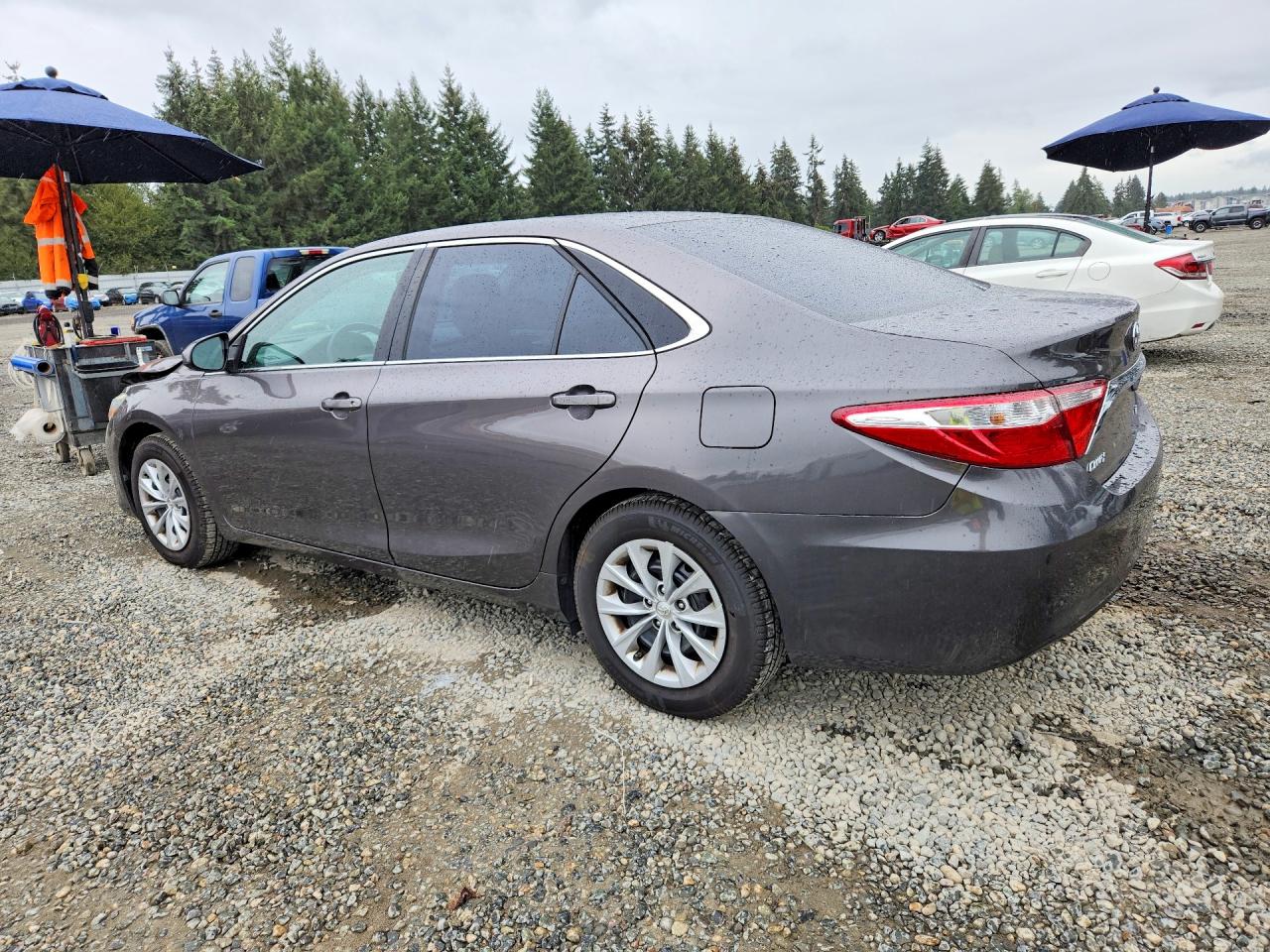 2015 TOYOTA CAMRY LE — снимка 2