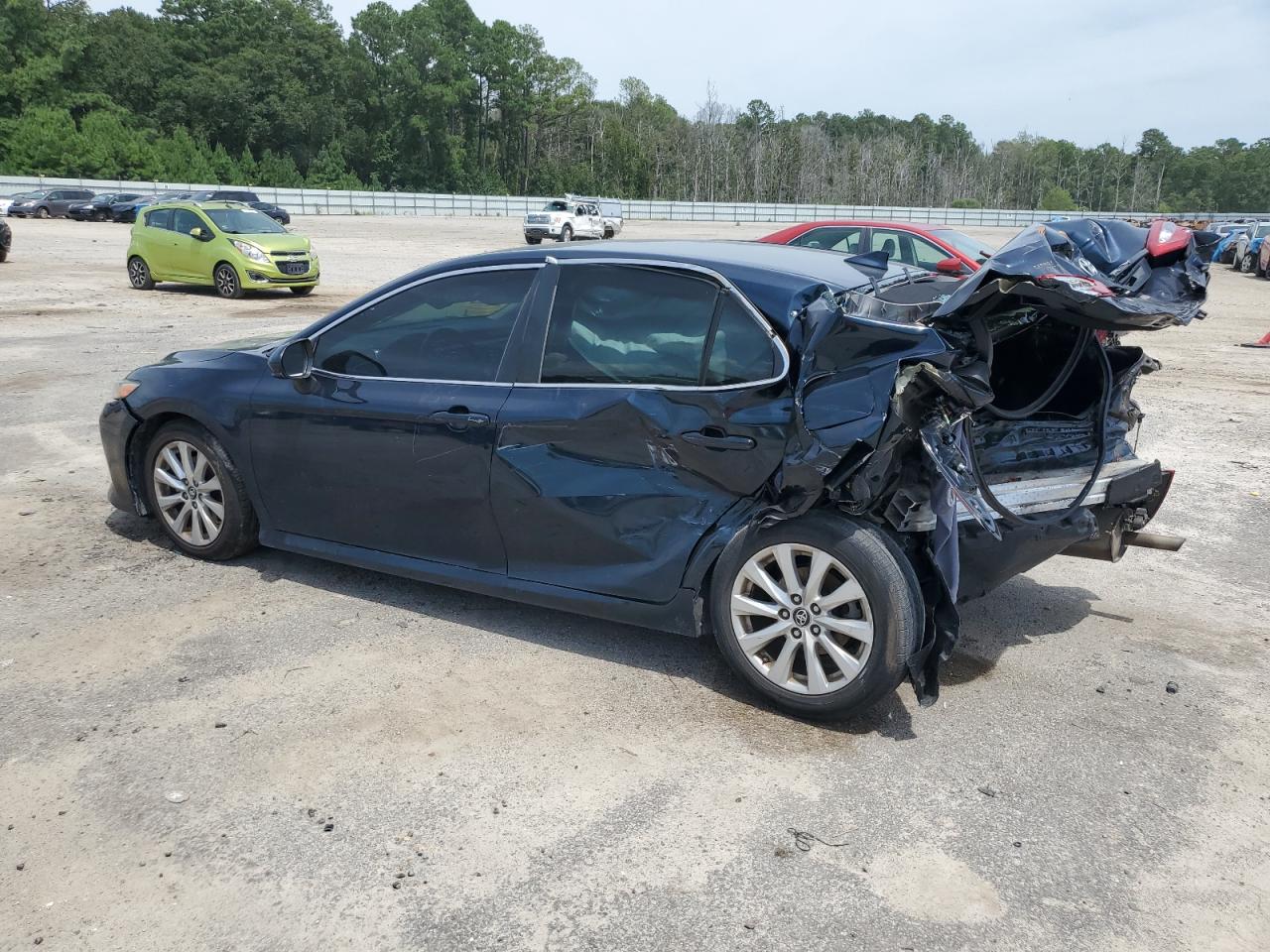 2019 TOYOTA CAMRY L — снимка 2