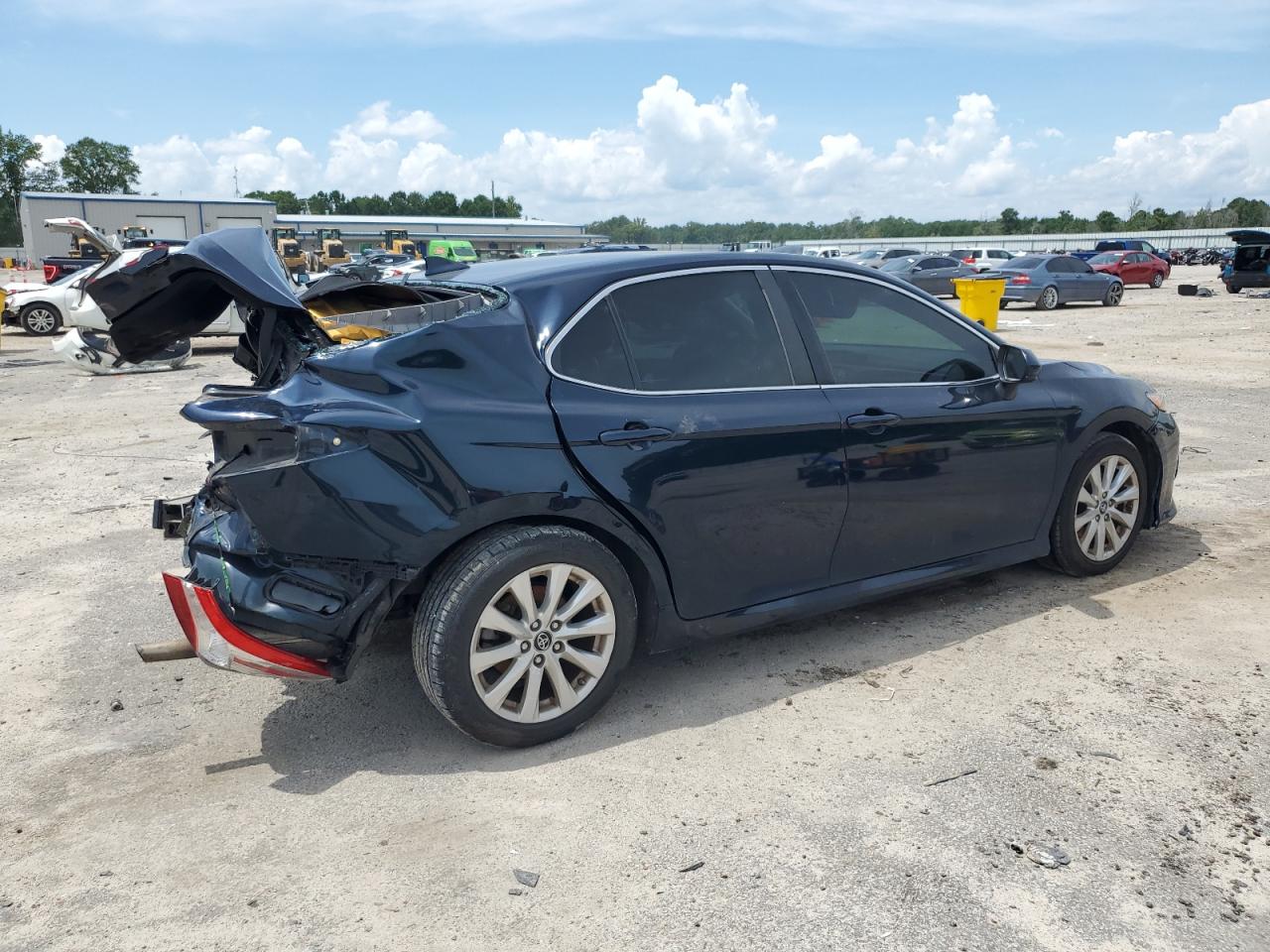 2019 TOYOTA CAMRY L — снимка 3