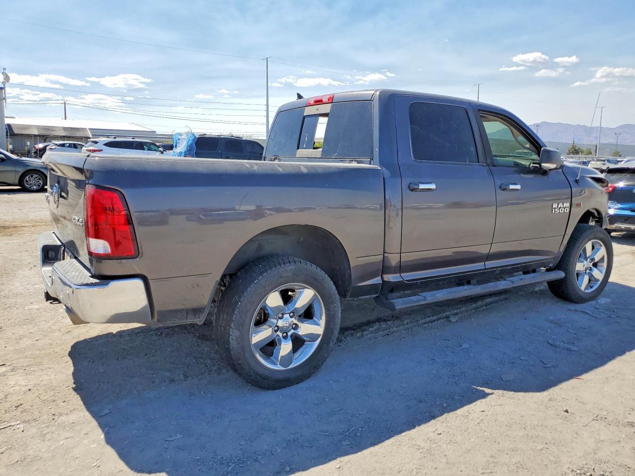 2016 RAM 1500 SLT — снимка 3