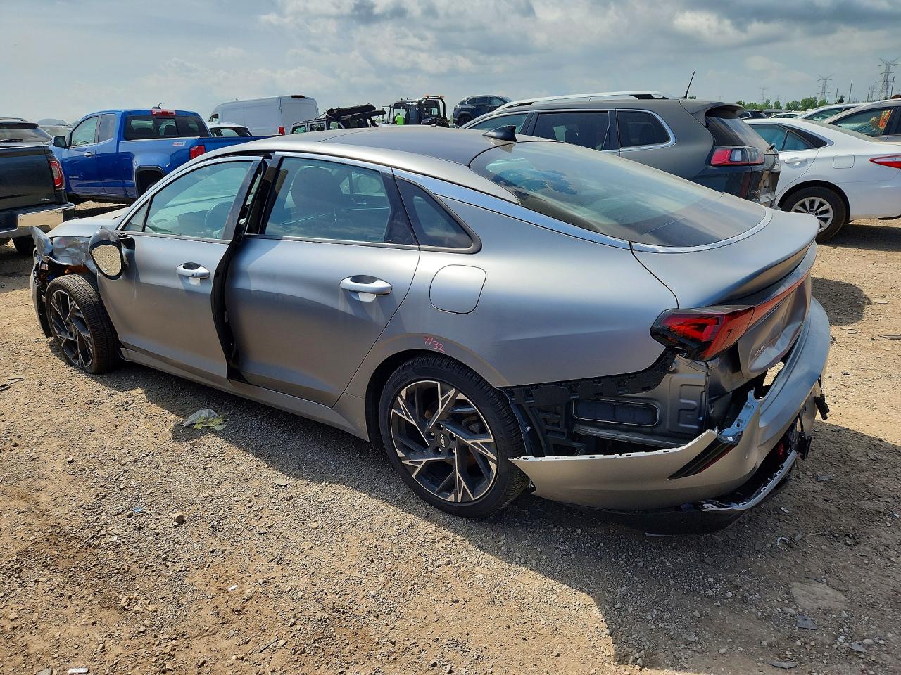 2025 KIA K5 GT LINE — снимка 2