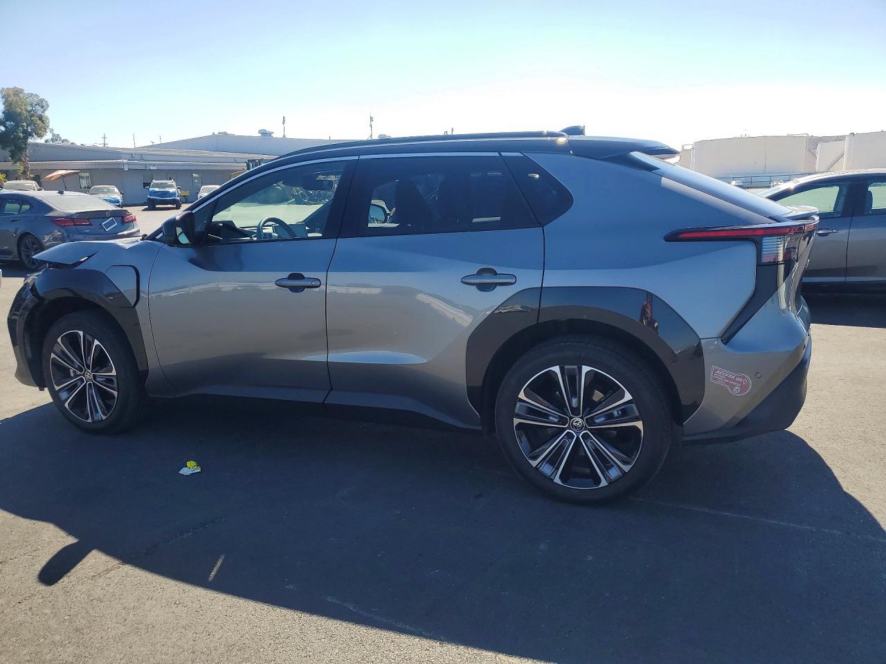 2024 TOYOTA BZ4X LIMITED — снимка 2