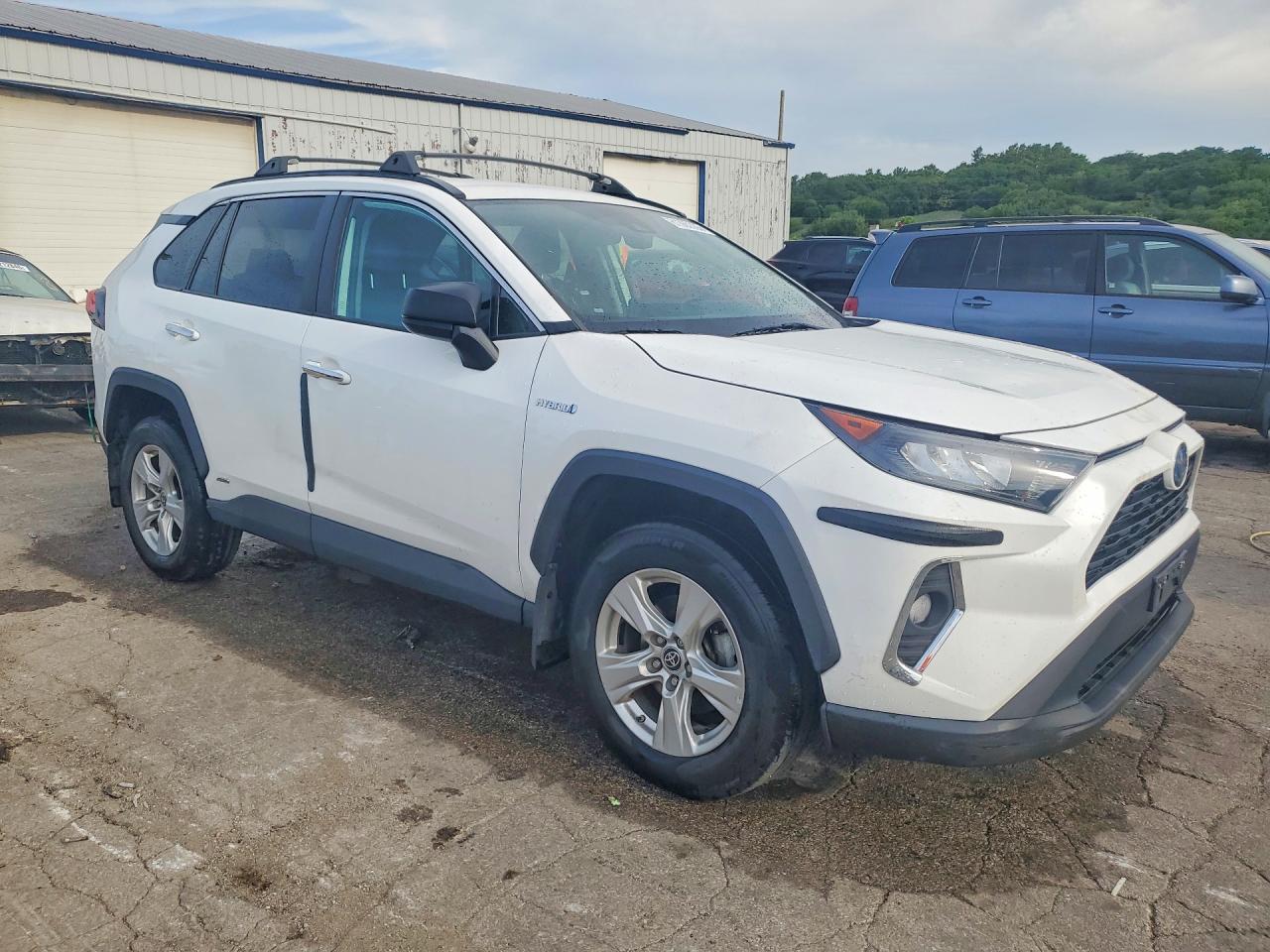 2021 TOYOTA RAV4 LE — снимка 4