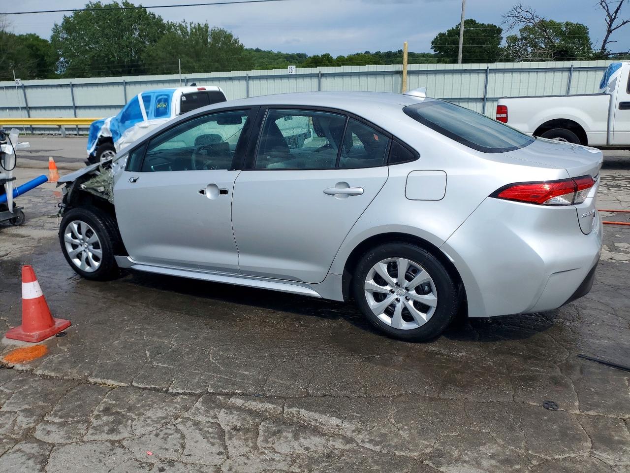 2024 TOYOTA COROLLA LE — снимка 2
