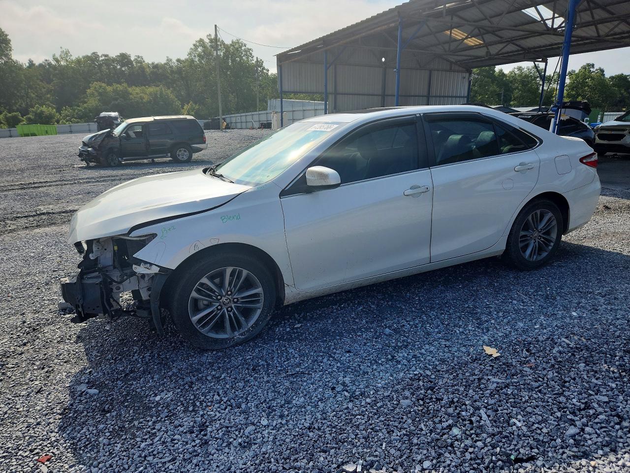 2015 TOYOTA CAMRY SE