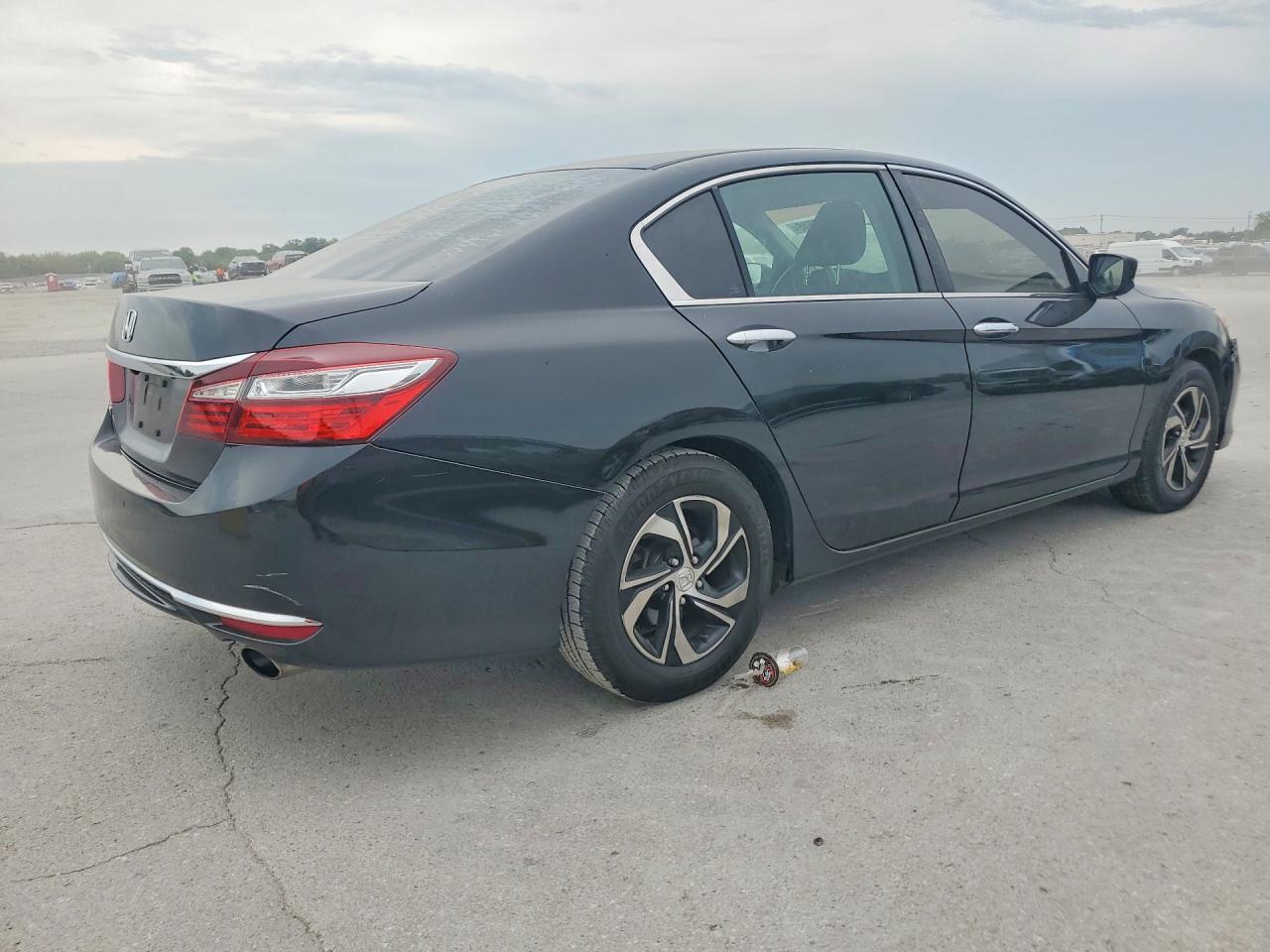 2017 HONDA ACCORD LX — снимка 3