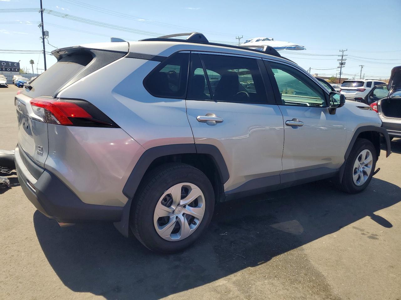 2021 TOYOTA RAV4 LE — снимка 3