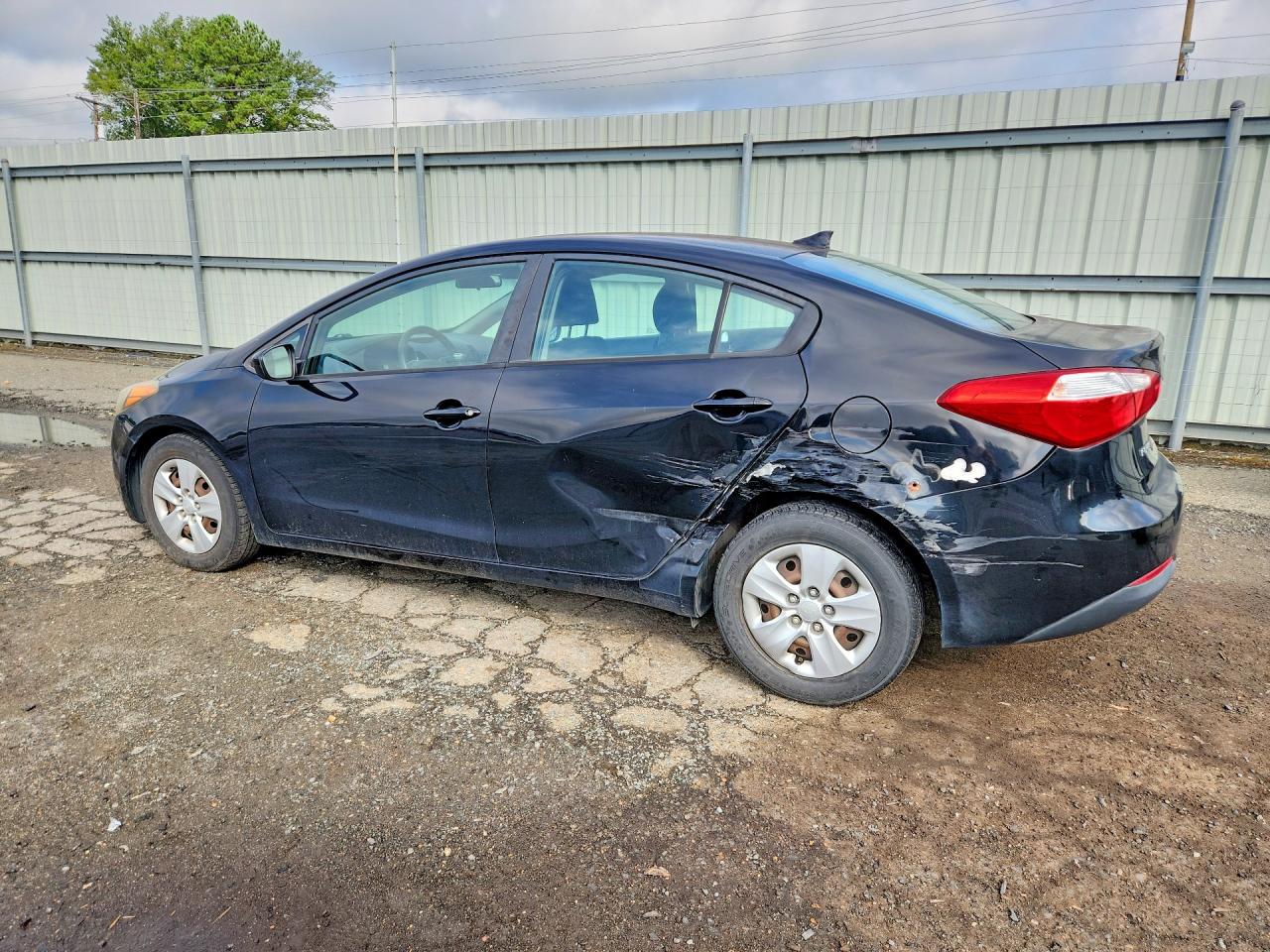2016 KIA FORTE 4D LX — снимка 2