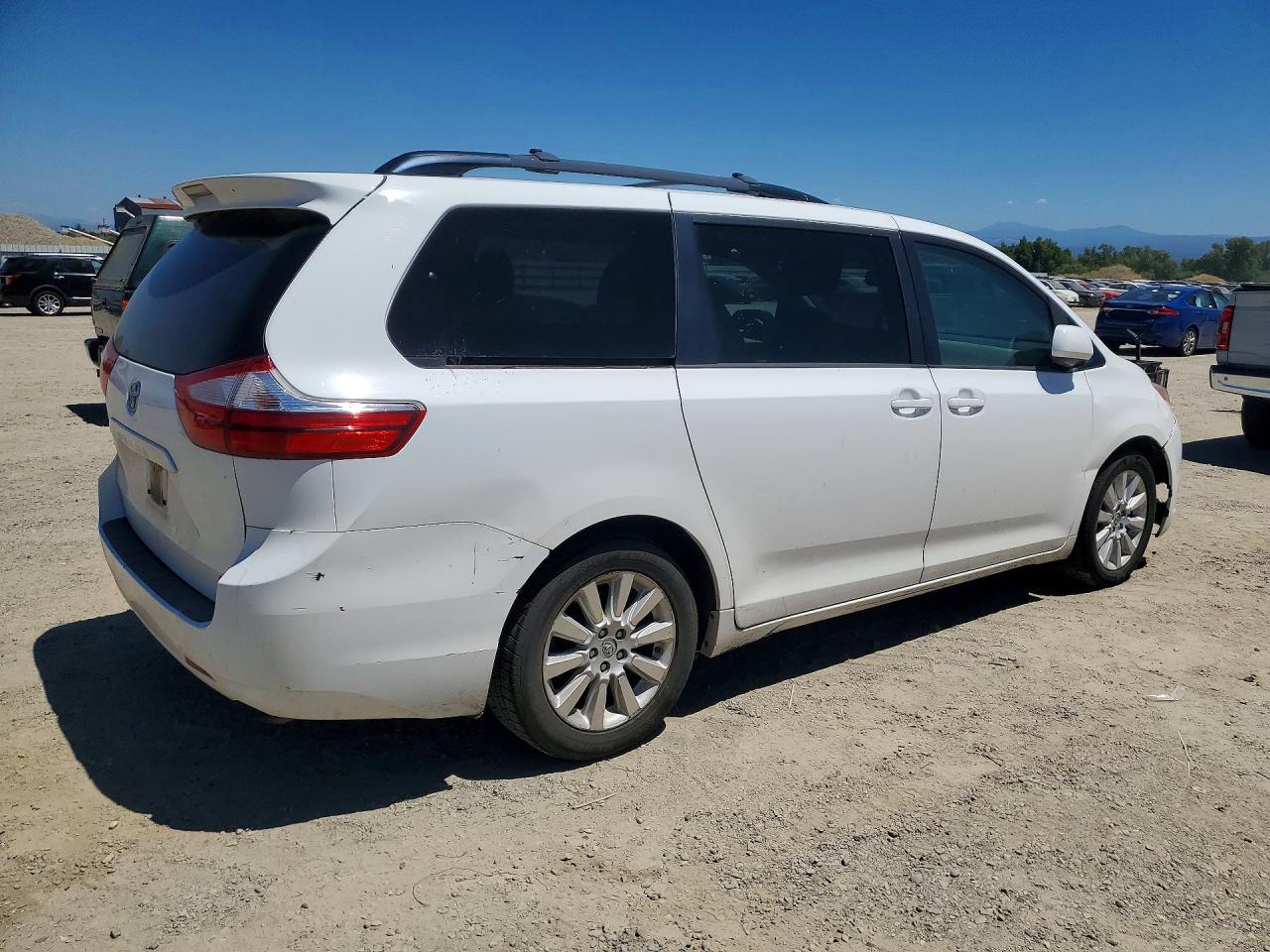 2015 TOYOTA SIENNA LE — снимка 3