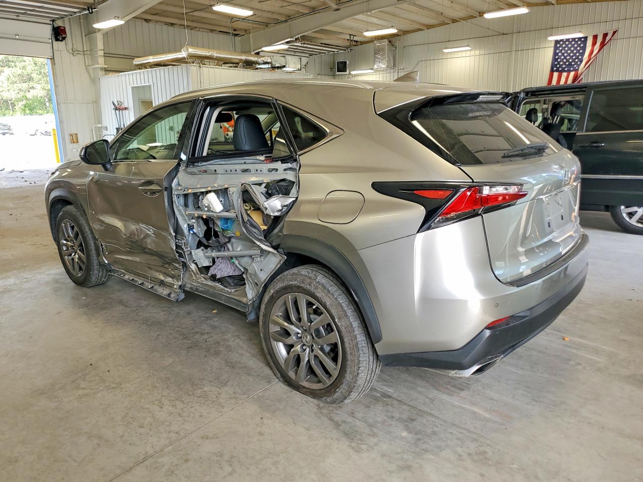 2015 LEXUS NX 200T — снимка 2