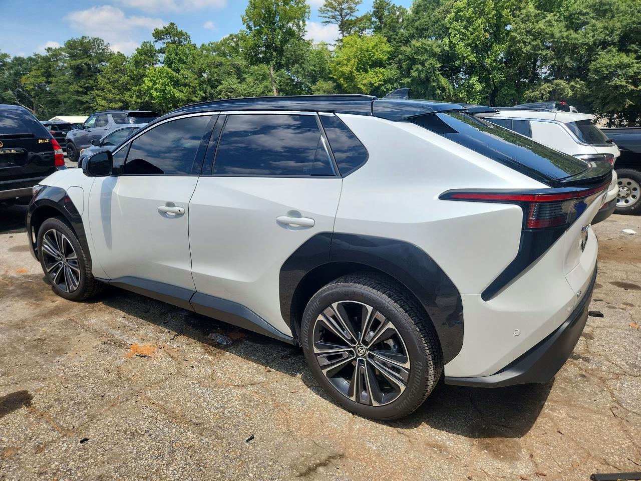 2024 TOYOTA BZ4X LIMITED — снимка 2