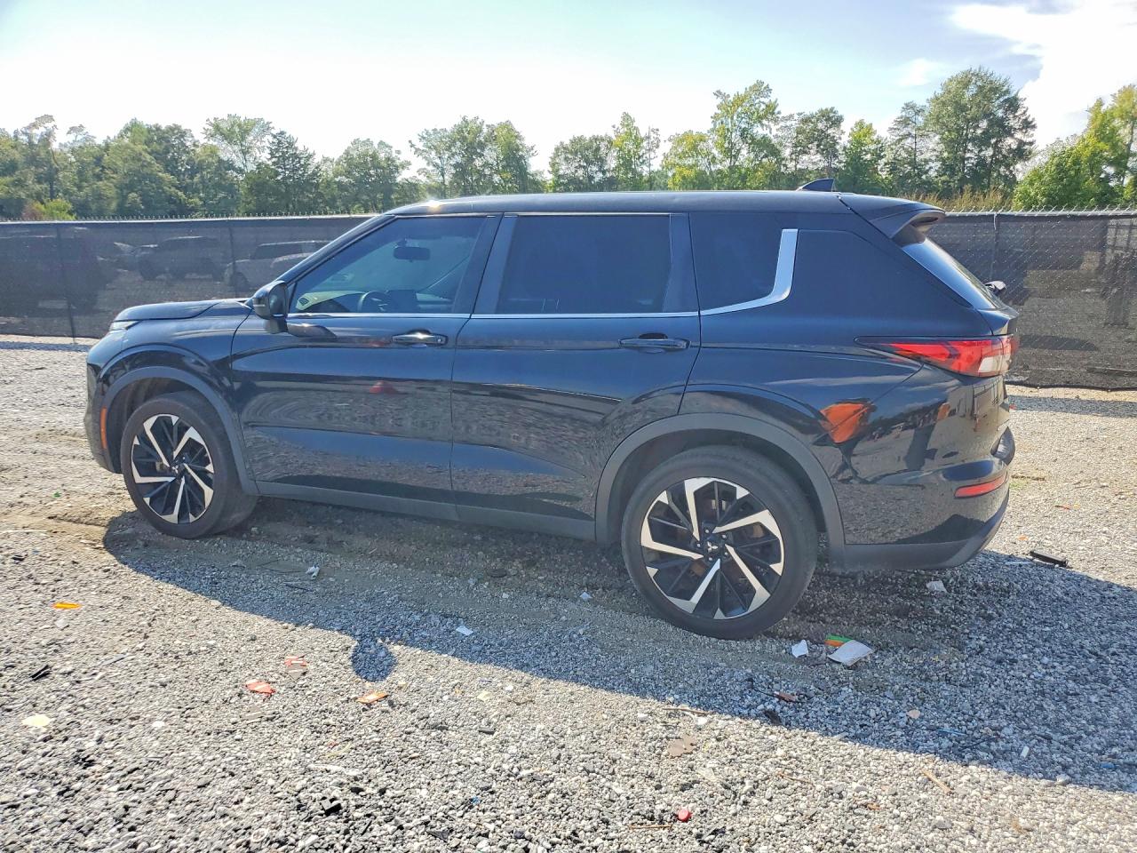 2022 MITSUBISHI OUTLANDER ES — снимка 2