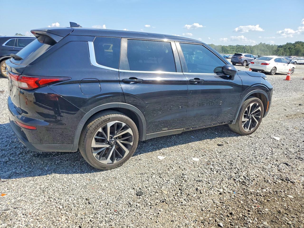 2022 MITSUBISHI OUTLANDER ES — снимка 3