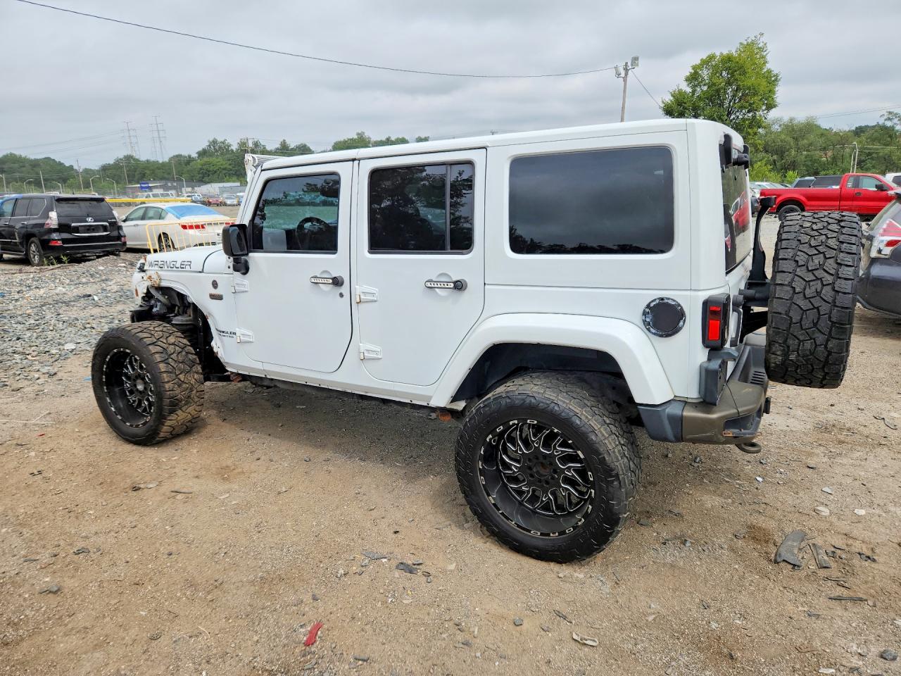2017 JEEP WRANGLER UNLIMITED SAHARA — снимка 2