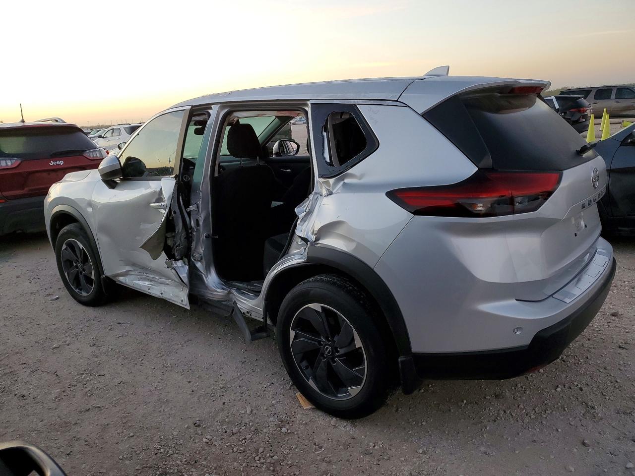 2025 NISSAN ROGUE SV — снимка 2