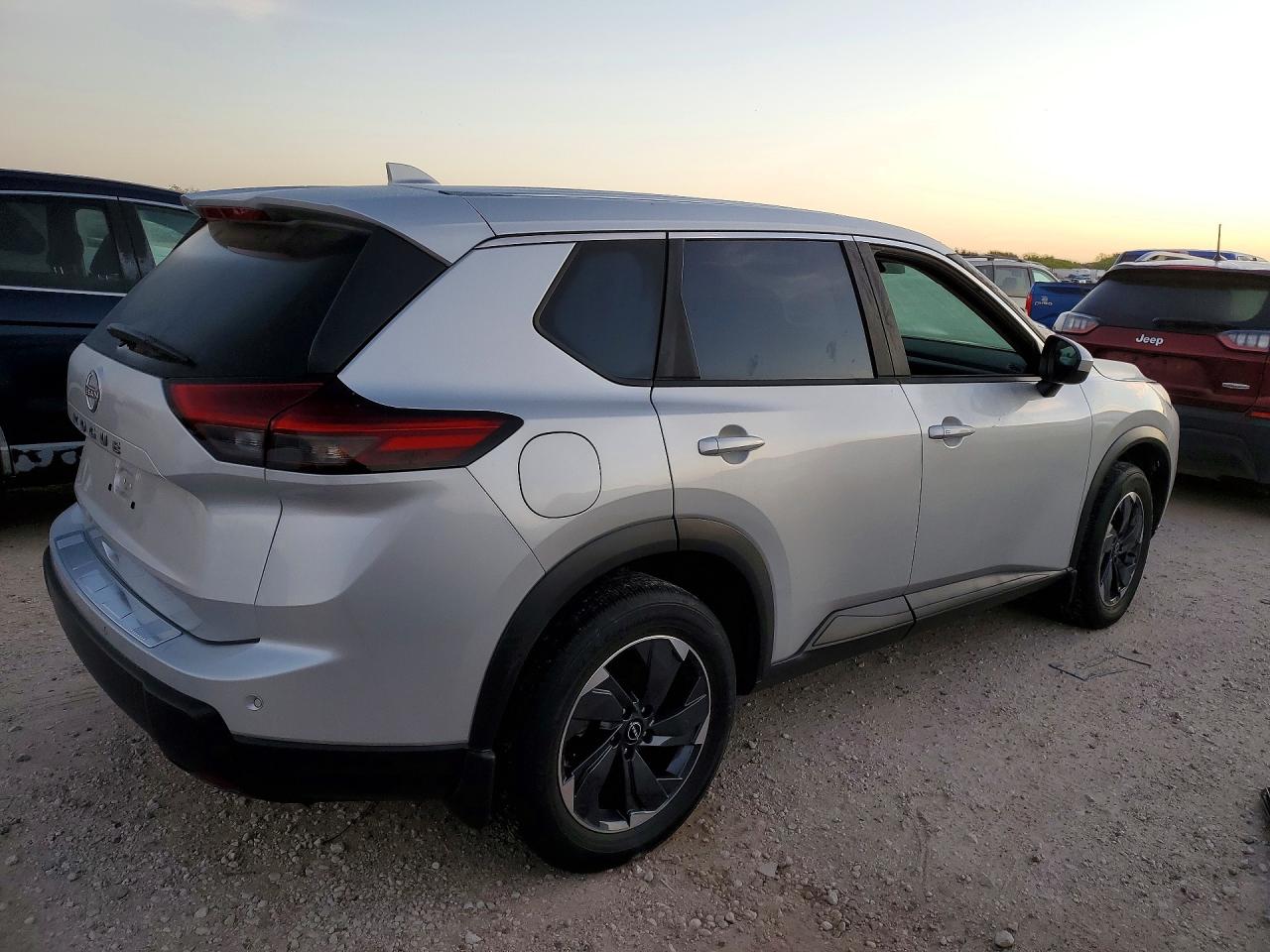 2025 NISSAN ROGUE SV — снимка 3