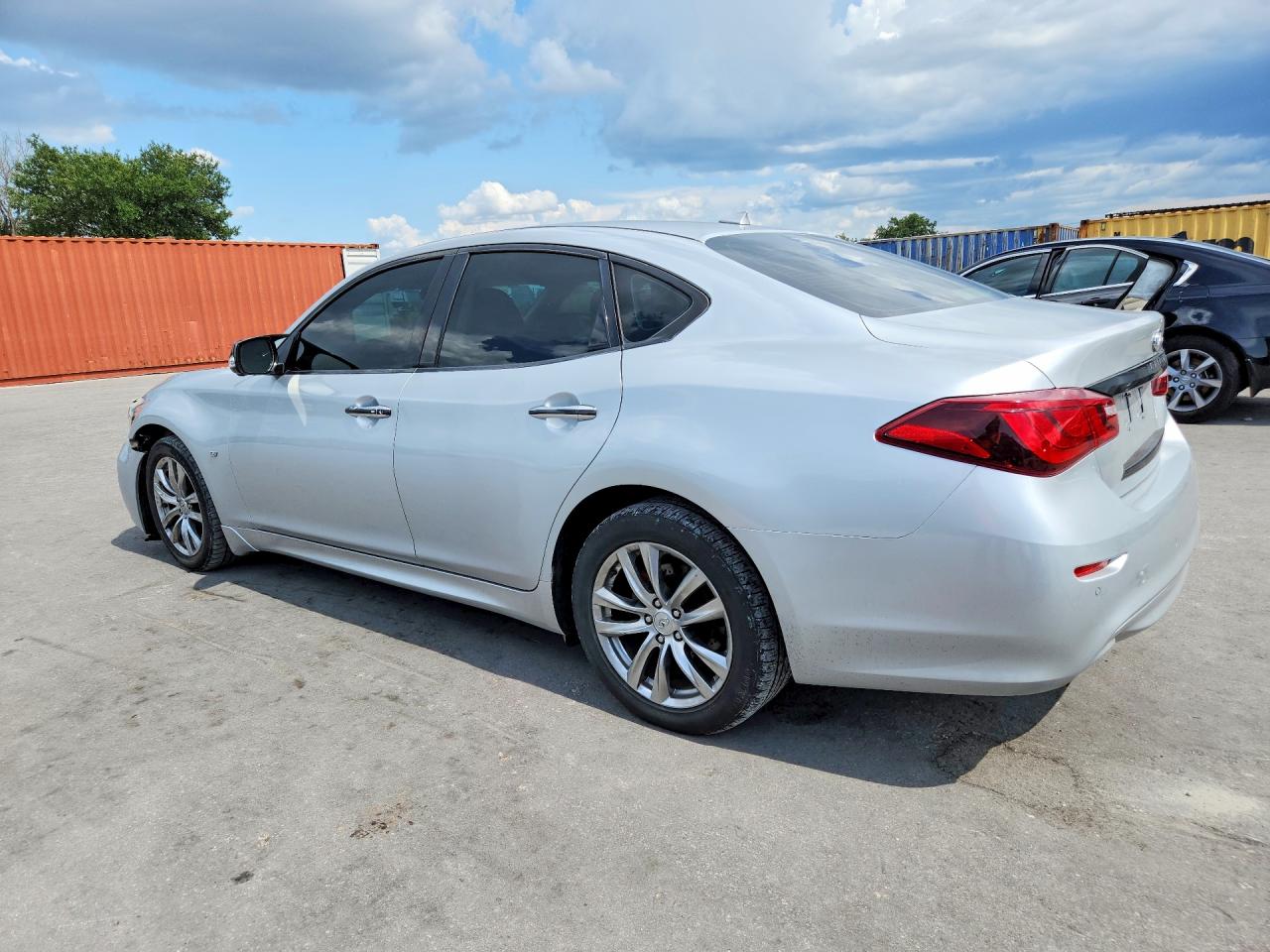 2015 INFINITI Q70 3.7 — снимка 2