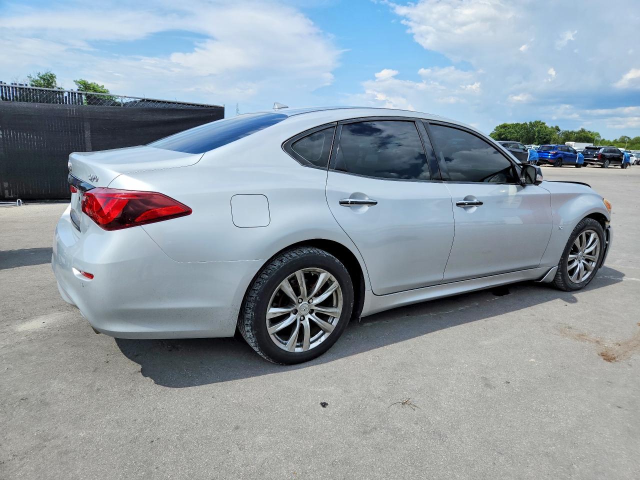 2015 INFINITI Q70 3.7 — снимка 3