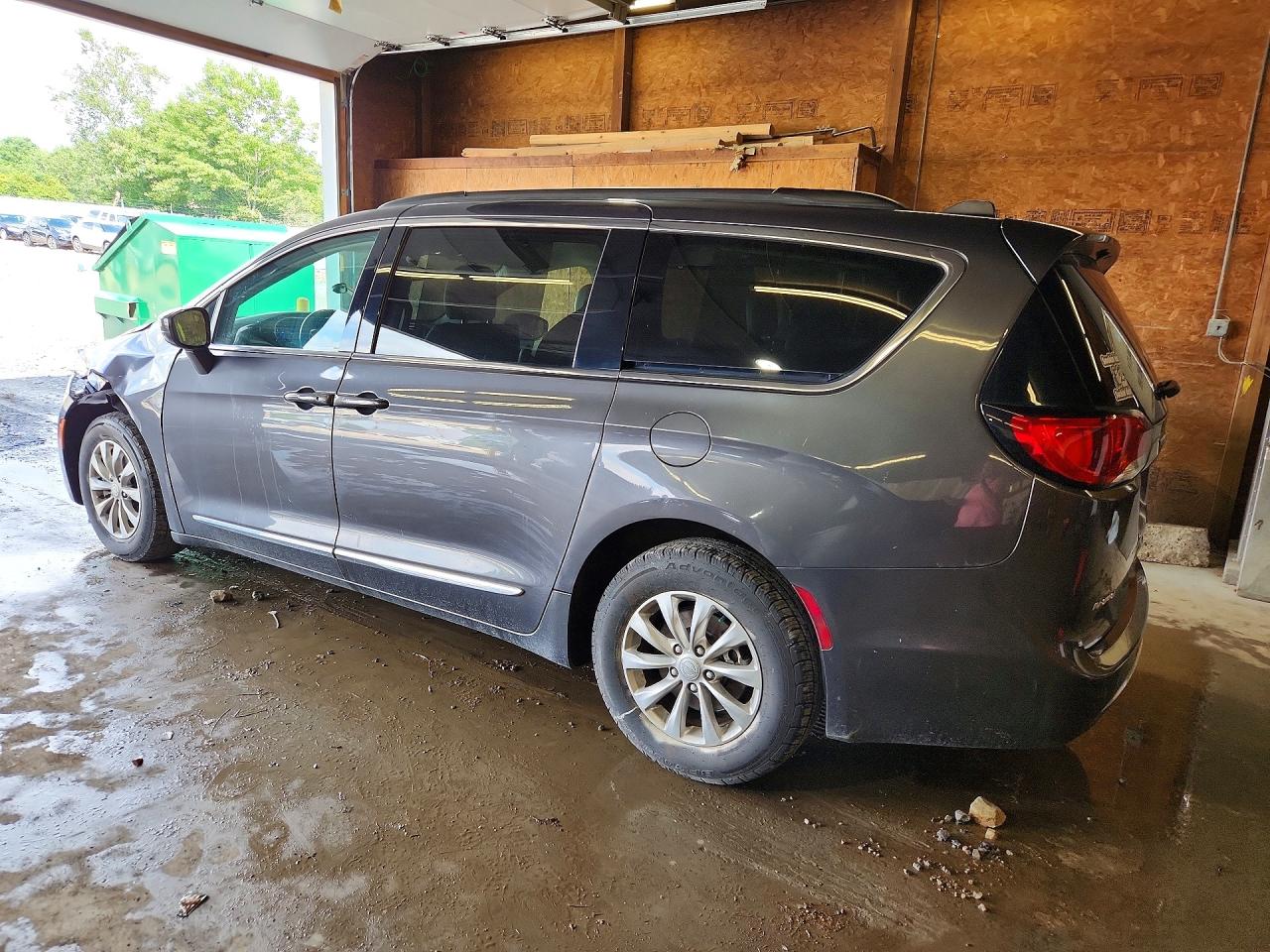 2017 CHRYSLER PACIFICA TOURING L — снимка 2