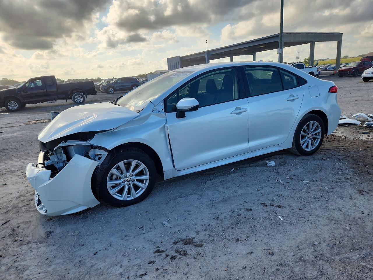 2025 TOYOTA COROLLA HYBRID LE
