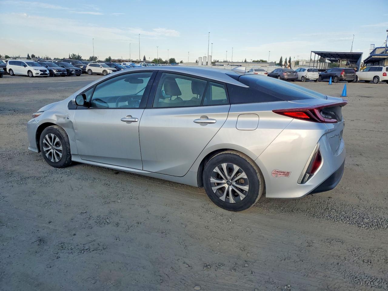 2020 TOYOTA PRIUS PRIME LE — снимка 2