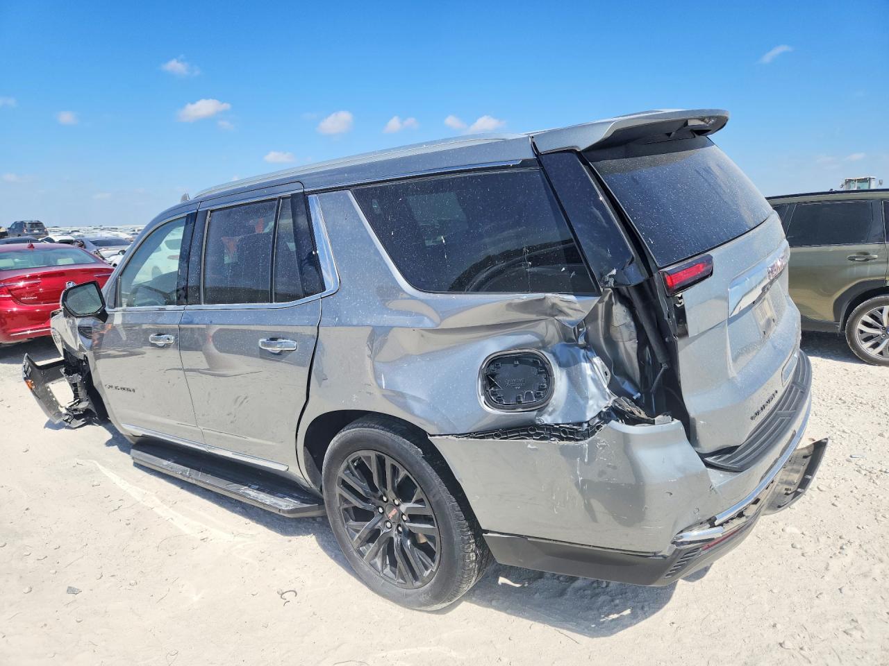 2024 GMC YUKON SLT — снимка 2