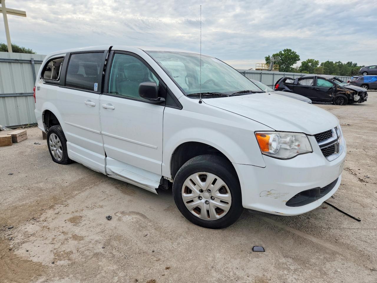2017 DODGE GRAND CARAVAN SE — снимка 4